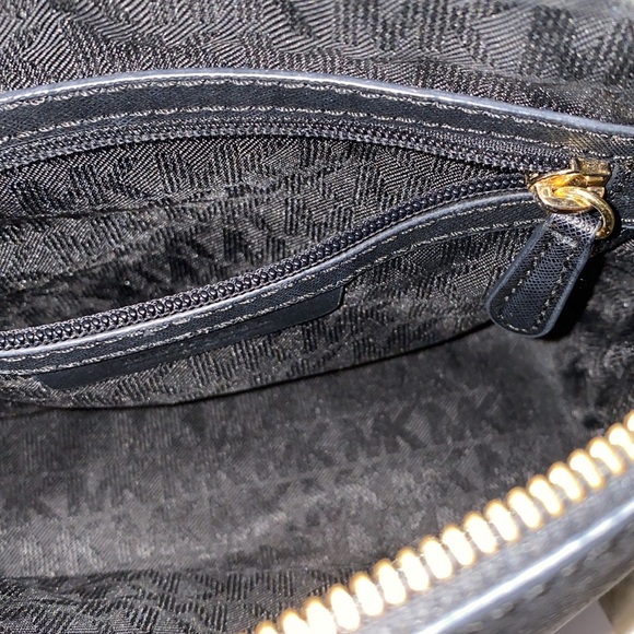 Michael Kors Black Cindy Crossbody Bag - Picture 7 of 11